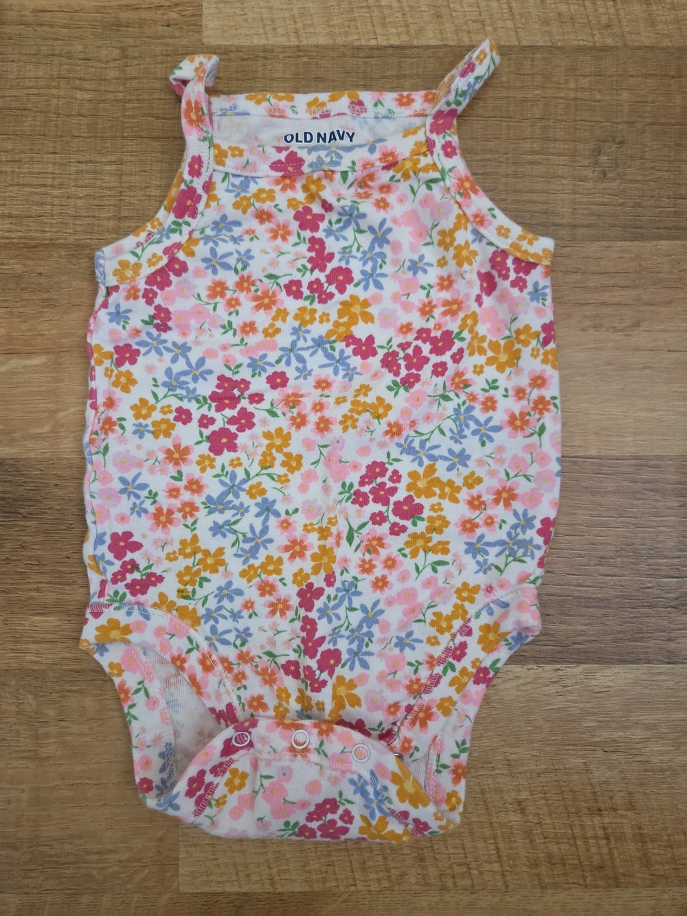 Old Navy Baby Girls Mixed Summer Romper, Onesies, Shorte & Dresses Lot - Picture 6 of 9